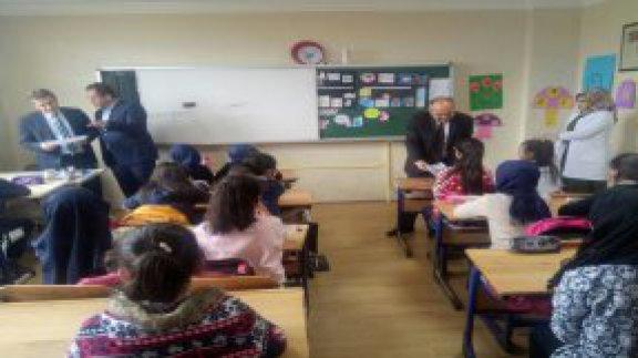 İl Milli Eğitim Müdürümüz Sayın Murat YİĞİT´in Gölyaka 15 Temmuz Şehitleri İmam Hatip Ortaokulumuzu Ziyaret Ettiler.