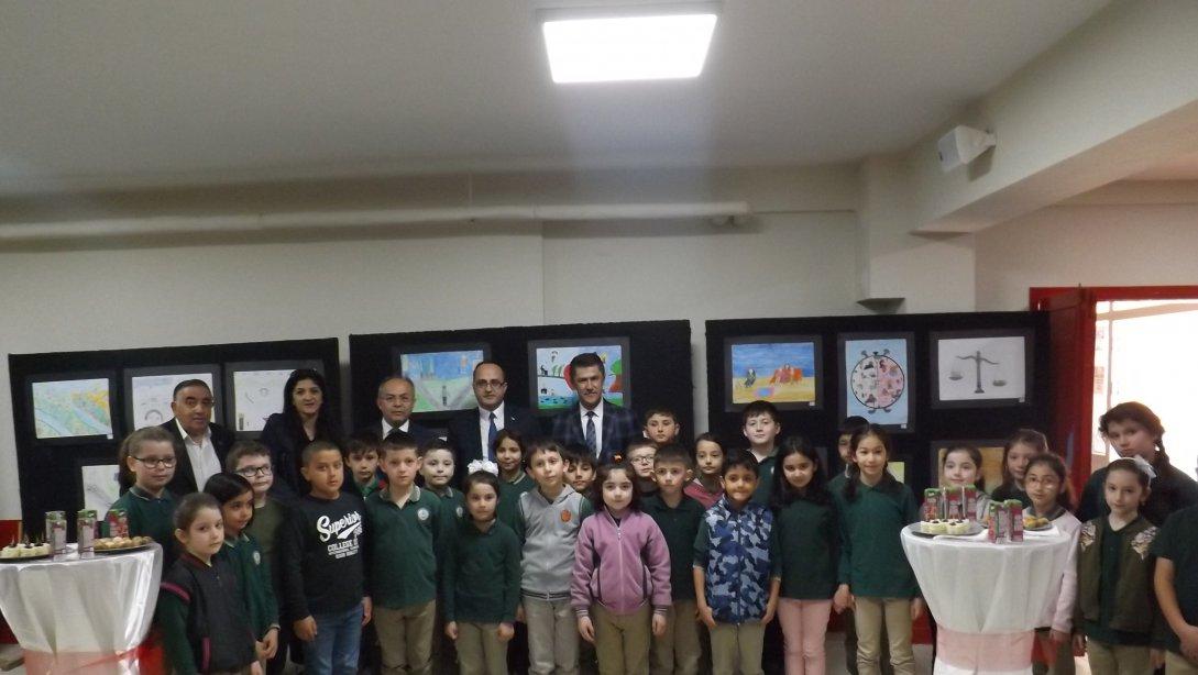 Yunus Emre İlkokulu'nda Sağlıklı Nesil Sağlıklı Gelecek Resim Sergisi Açıldı